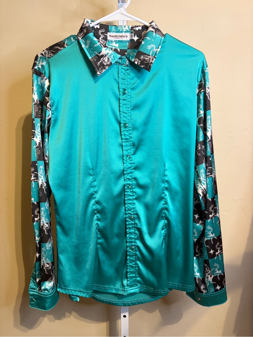 Ranch Dress’n size Medium